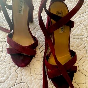 Women strappy heel